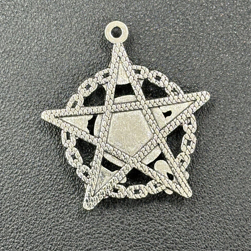 Devil's Eye Trendy Retro Five-pointed Star Alloy Punk Independent Pendants