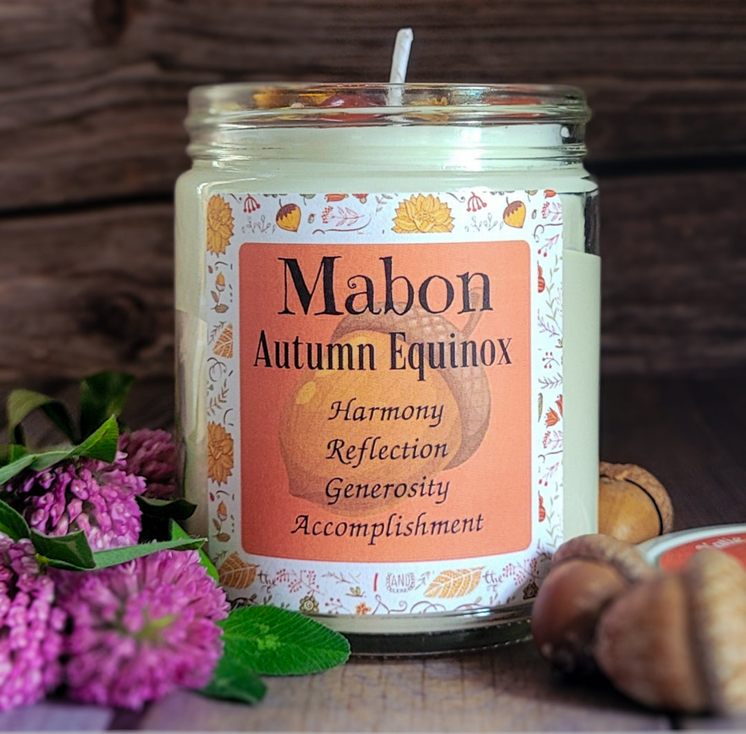 Mabon Ritual Candle – Apple & Oak Soy Candle for Autumn Equinox, Gratitude & Grounding