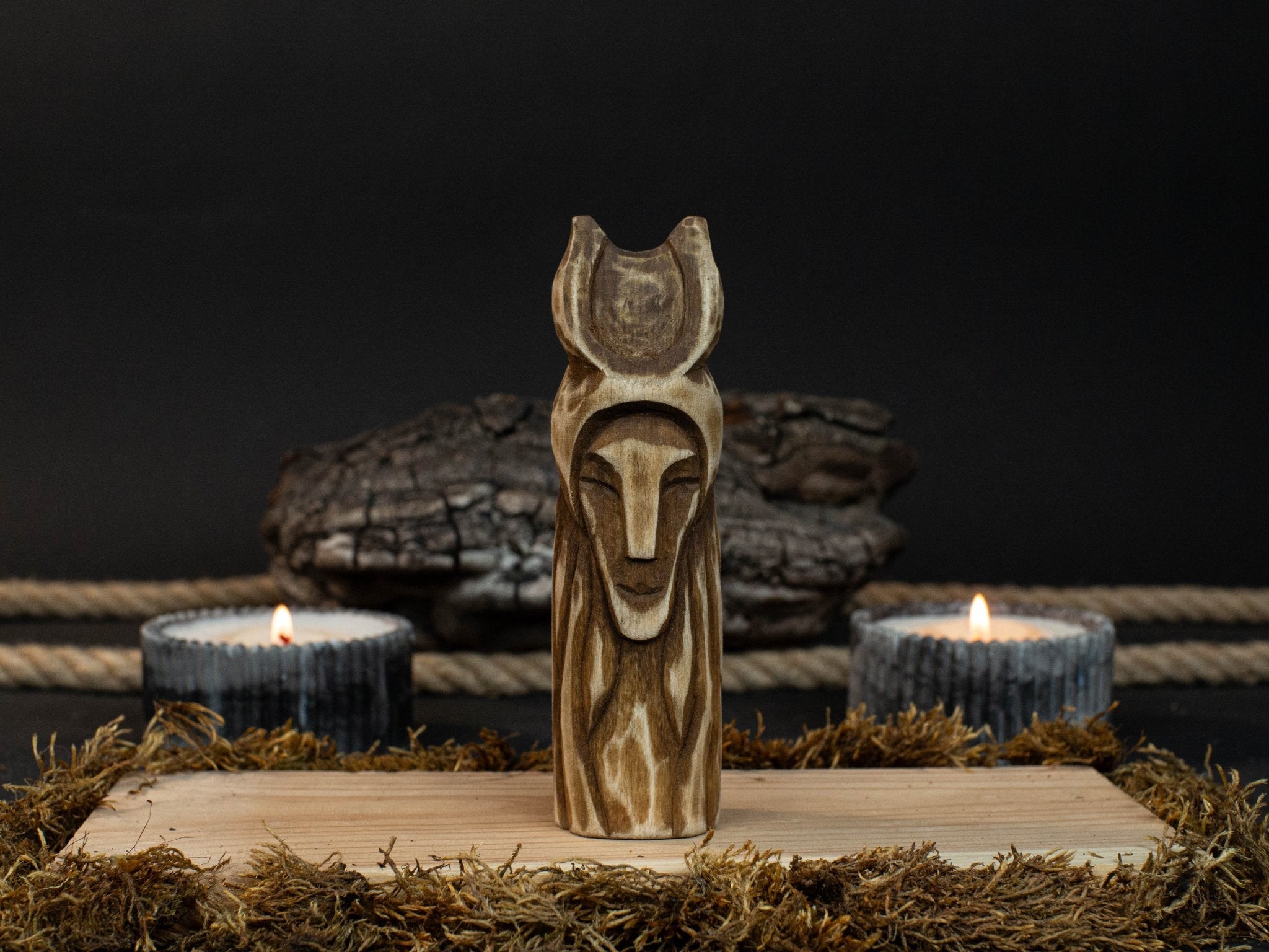 Hand-Carved Loki Figurine – 14 cm (5.7 inches) Wooden Norse God of Mischief Statue